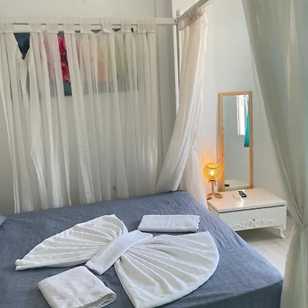 Beyaz Alacati לינה וארוחת בוקר Çeşme